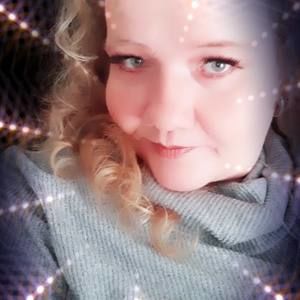 Meet your Posher, Adreia